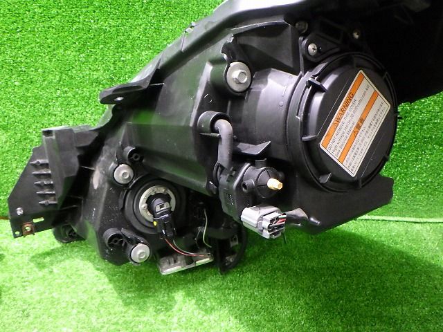 車 MPV ヘッドライト 左右 HID LY3P 後期 P5620 シ バラスト付 AFS無 