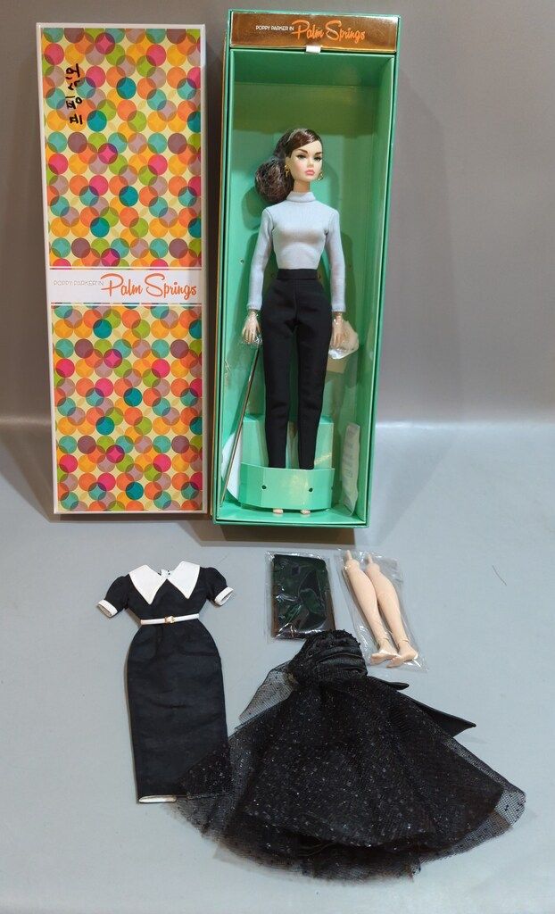 Poppy Parker When in Paris 本体のみ When In Paris Poppy Parker is the 3rd W Club doll of 2023