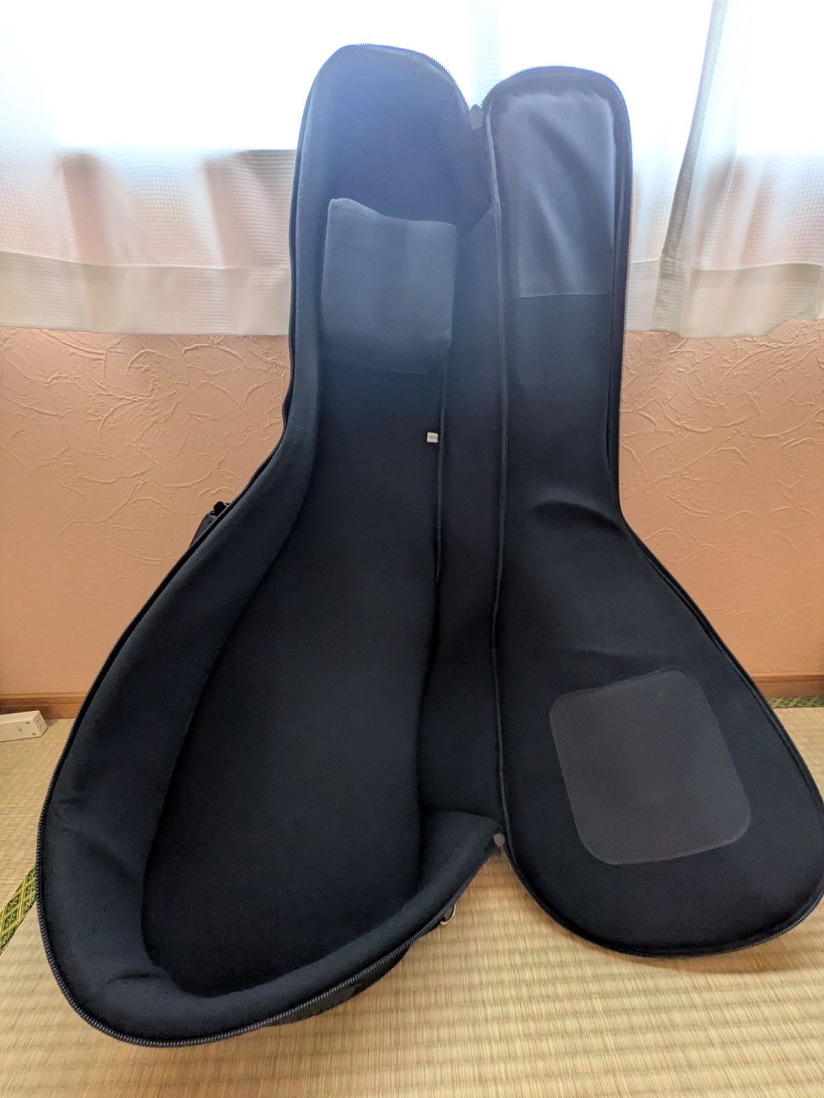 売り切り価格 GUILD ギターベースケース ブラック セミハード アコースティック 限定特価