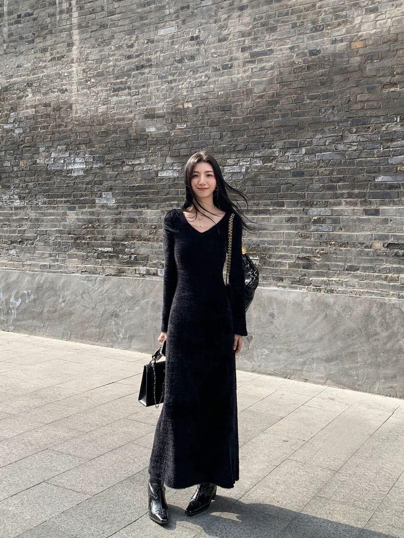 Vネックニットロングワンピース 春のお出かけにぴったりモテ服