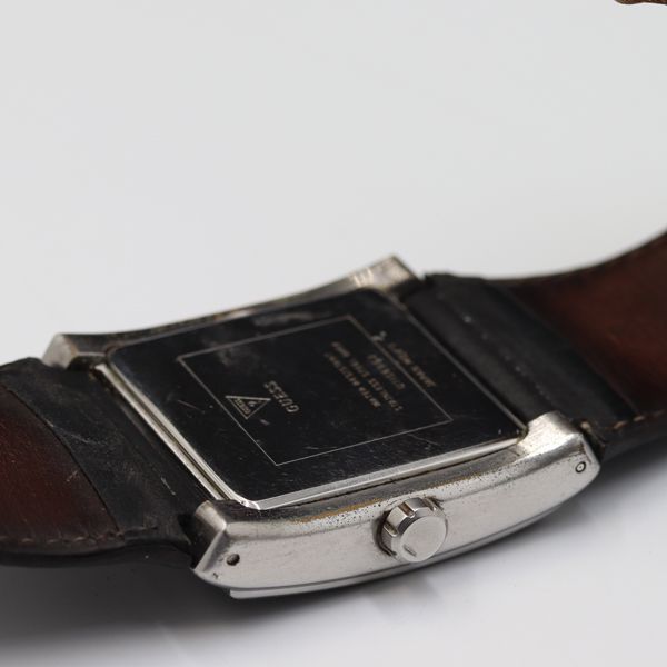 稼働 ゲス GUESS U11569G2 スクエア クロノグラフ QZ ブラック文字盤