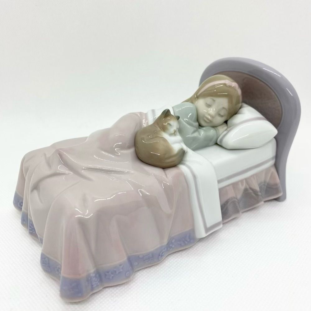 LLADRO リヤドロ 一緒におねんね 少女 猫 - メルカリ