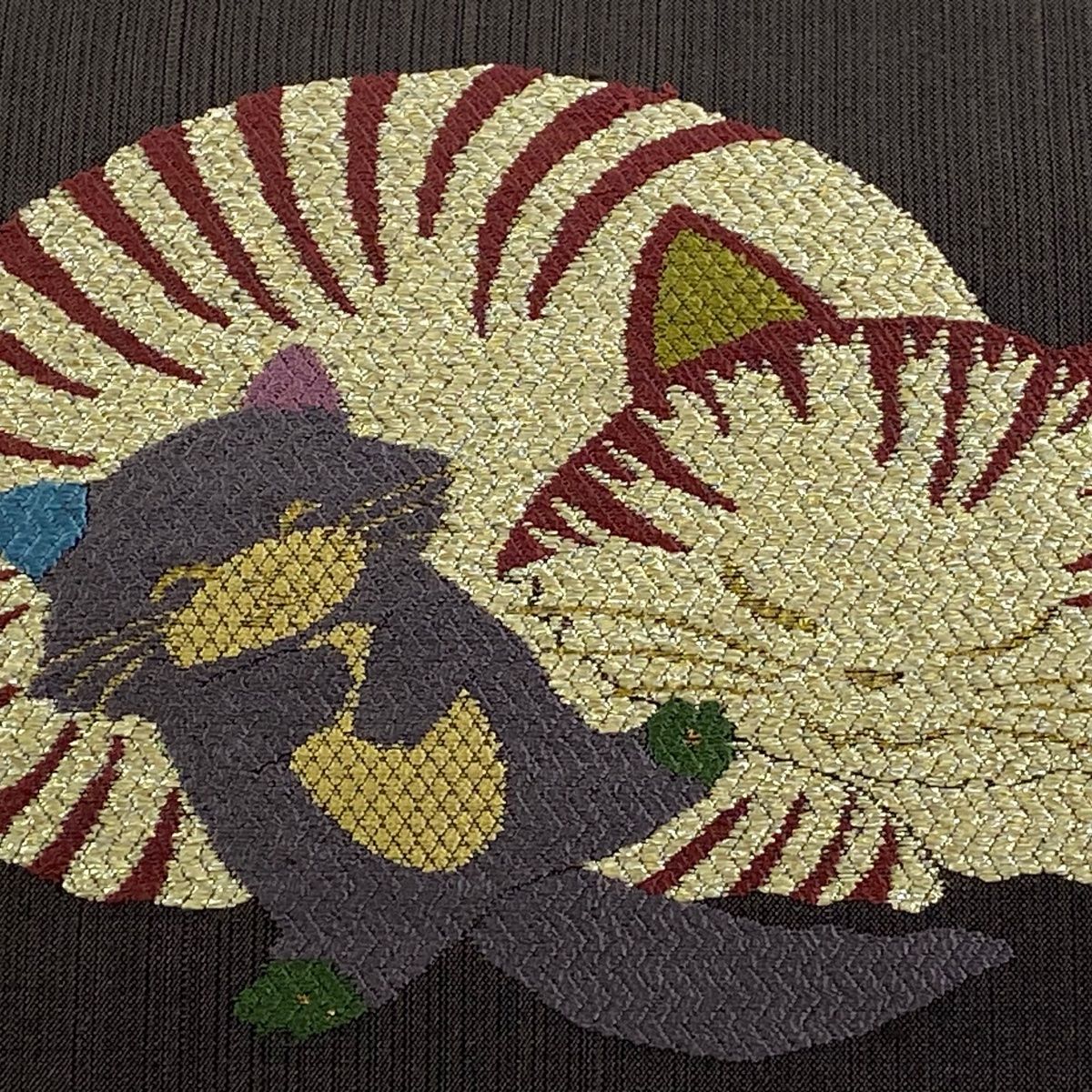 美品】 名古屋帯 逸品 猫 金糸 箔 焦茶色 正絹 【中古】 - メルカリ