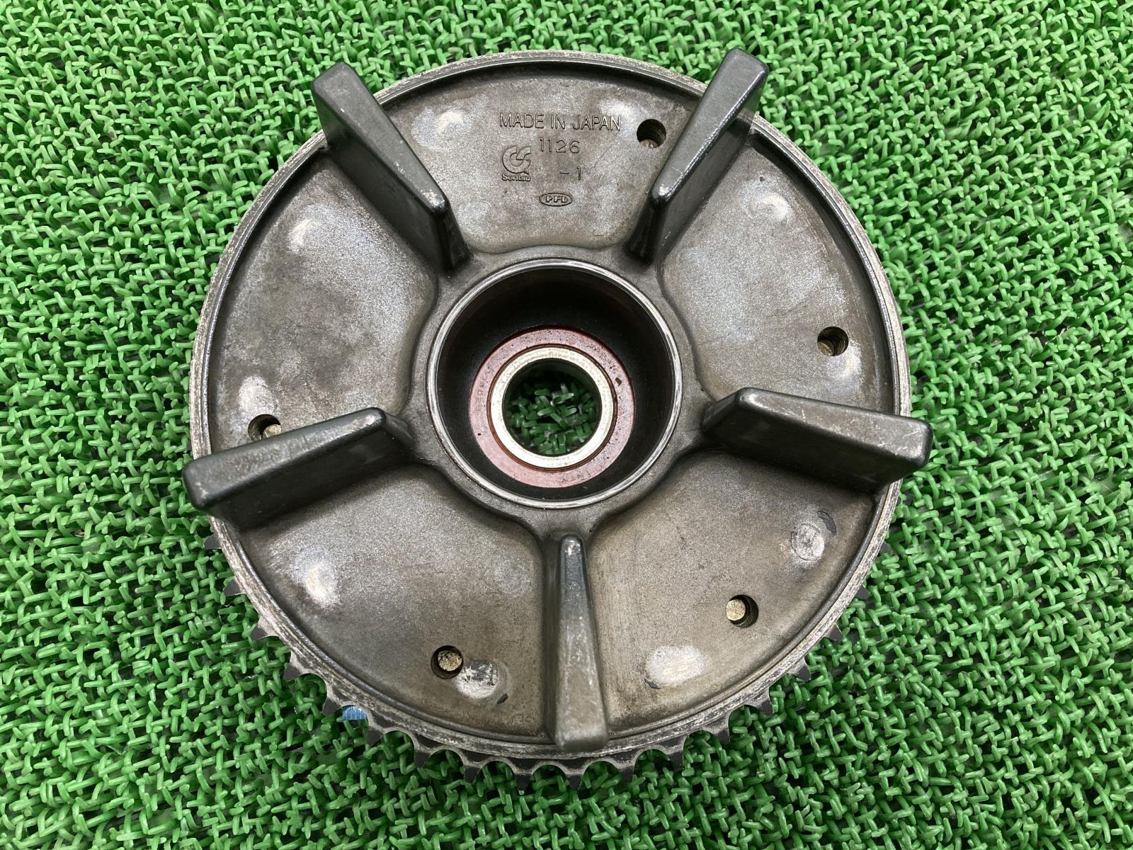 カワサキ ZRX1100 純正 スプロケット ハブ 管Y030 カワサキ ZRX1100 ドリブンスプロケット・リアスプロケット 口コミ