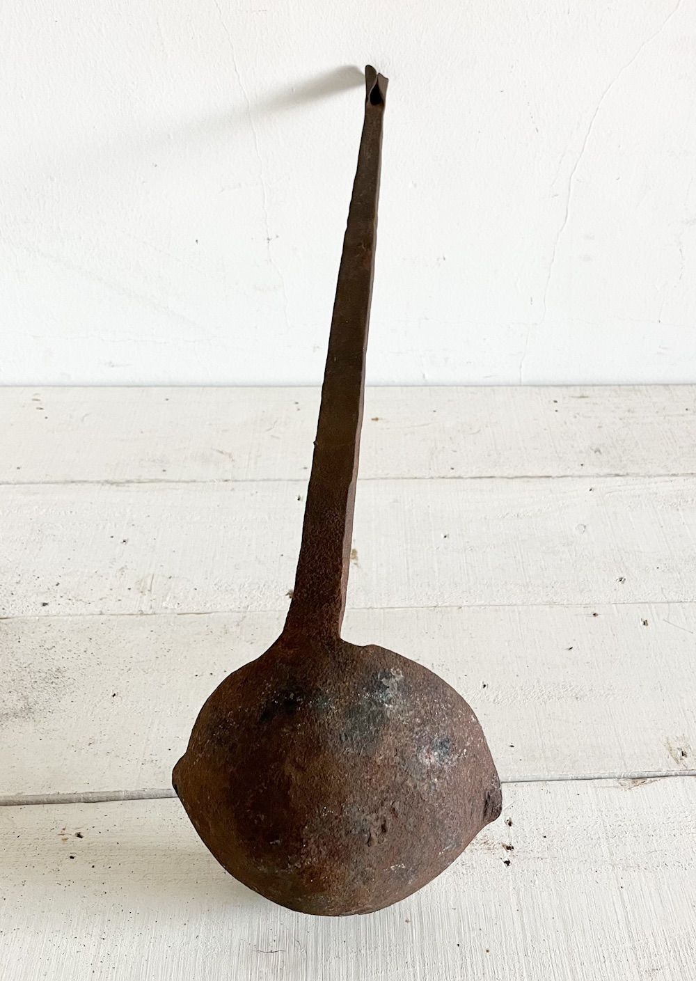 フランスアンティークアイアンレードル３ アトリエカフェインテリアショップコーディネート店舗内装建築住宅空間デザインディスプレイ錆古物西洋骨董オブジェ