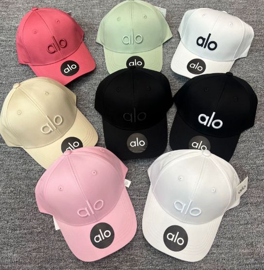 【美品/日本未販売】alo アロヨガ　キャップ　男女兼用　ショップバック付 在庫処分 アローヨガ ALO YOGA レディース 運動 野球帽 刺繍
