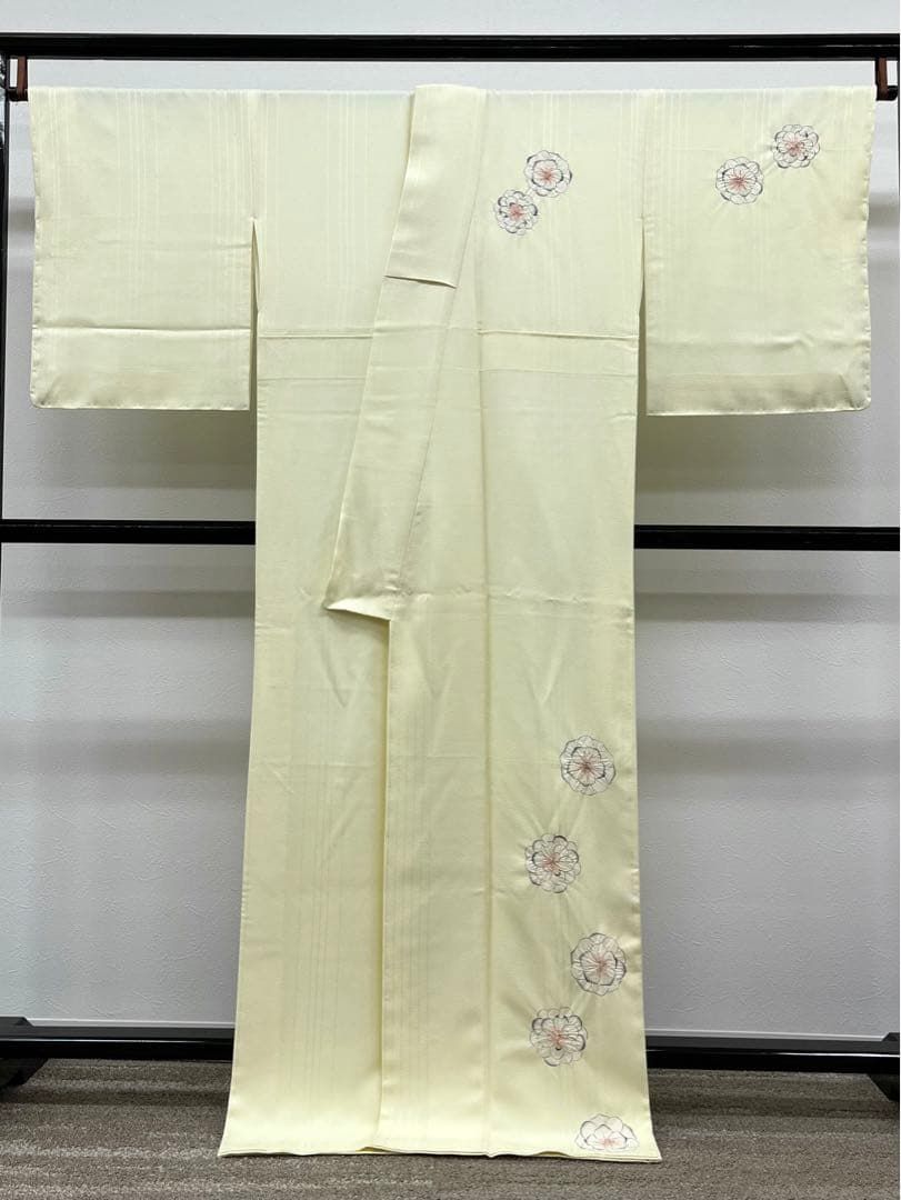 桐屋 翠山工房 付け下げ 辻ヶ花 蛍ぼかし 絞り加工 紋意匠 正絹 桐屋 翠山工房 付け下げ 辻ヶ花 蛍ぼかし 絞り加工 紋意匠 正絹