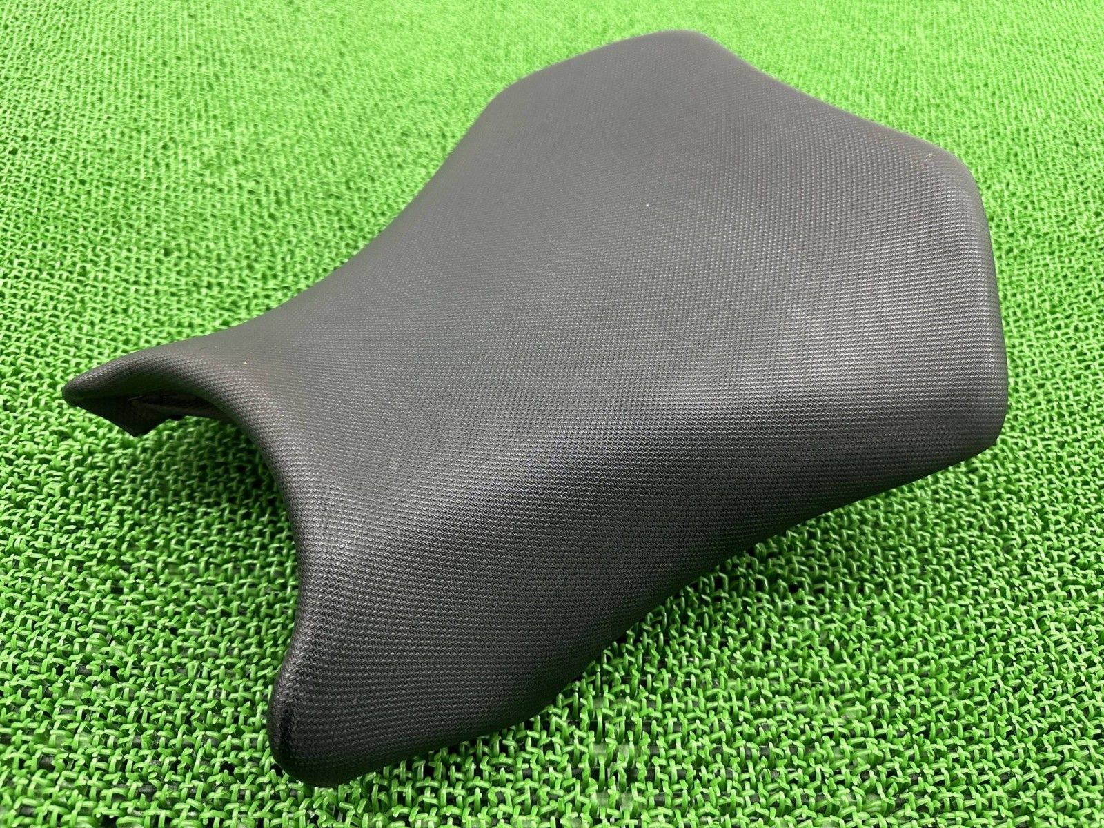NINJA250R フロントシート 53066-0227 カワサキ 純正 中古 EX250K ニンジャ250R メインシート 破れ無し 人気のノーマル Qw