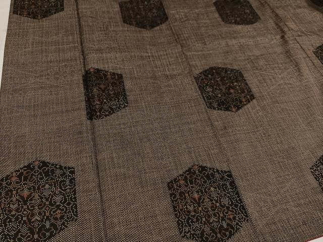 専用出品 イシキ当て付き バチ襟仕立て 2つ折りにしてメルカリ便発送 専用出品 イシキ当て付き バチ襟仕立て 2つ折りにしてメルカリ便