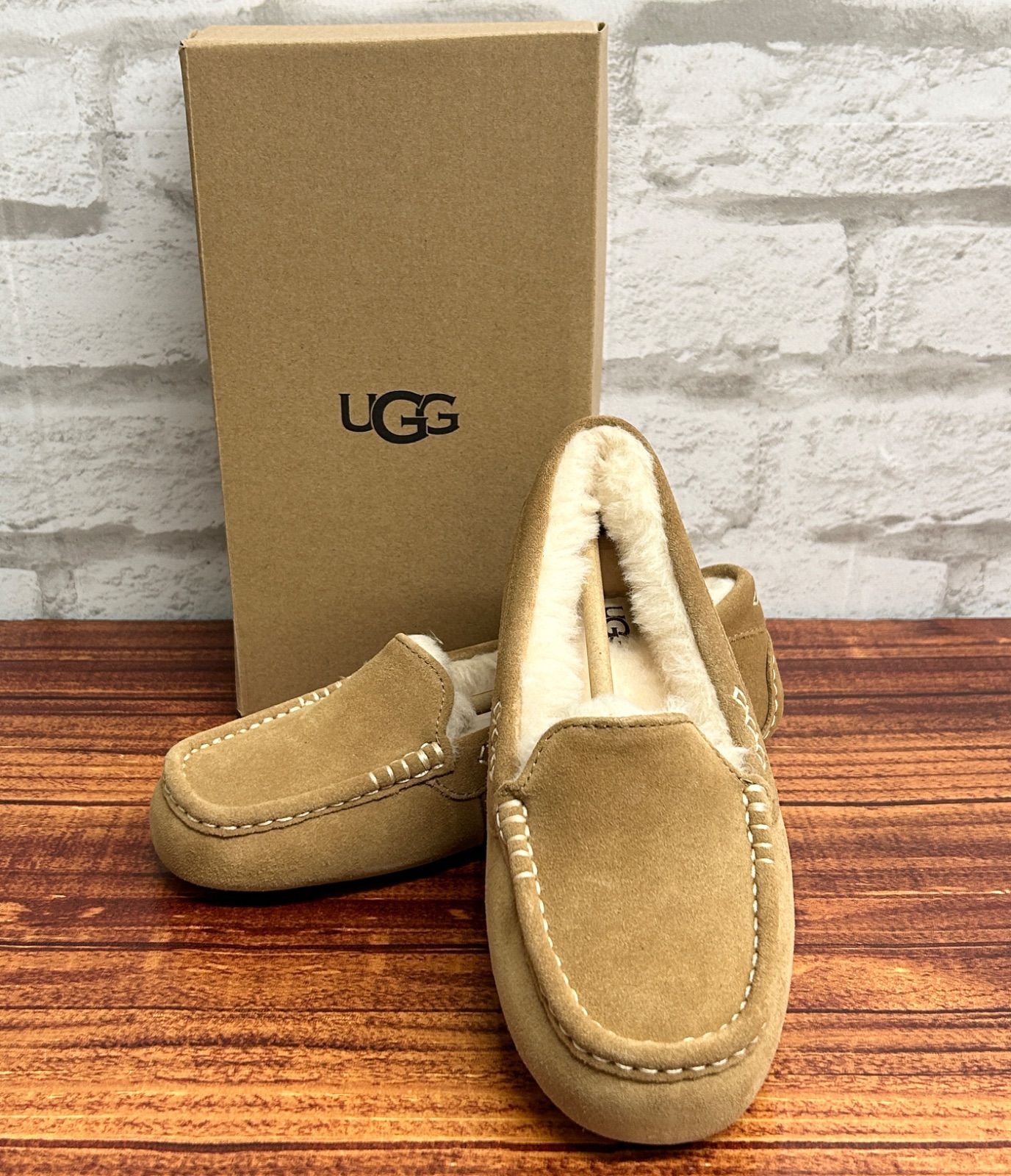 ◼️ 今季入荷 ◼️ UGG Ansley モカシン スリッポン レディース フラットシューズ ローファー 羊毛 23㎝ 24㎝ 25㎝ 1106878