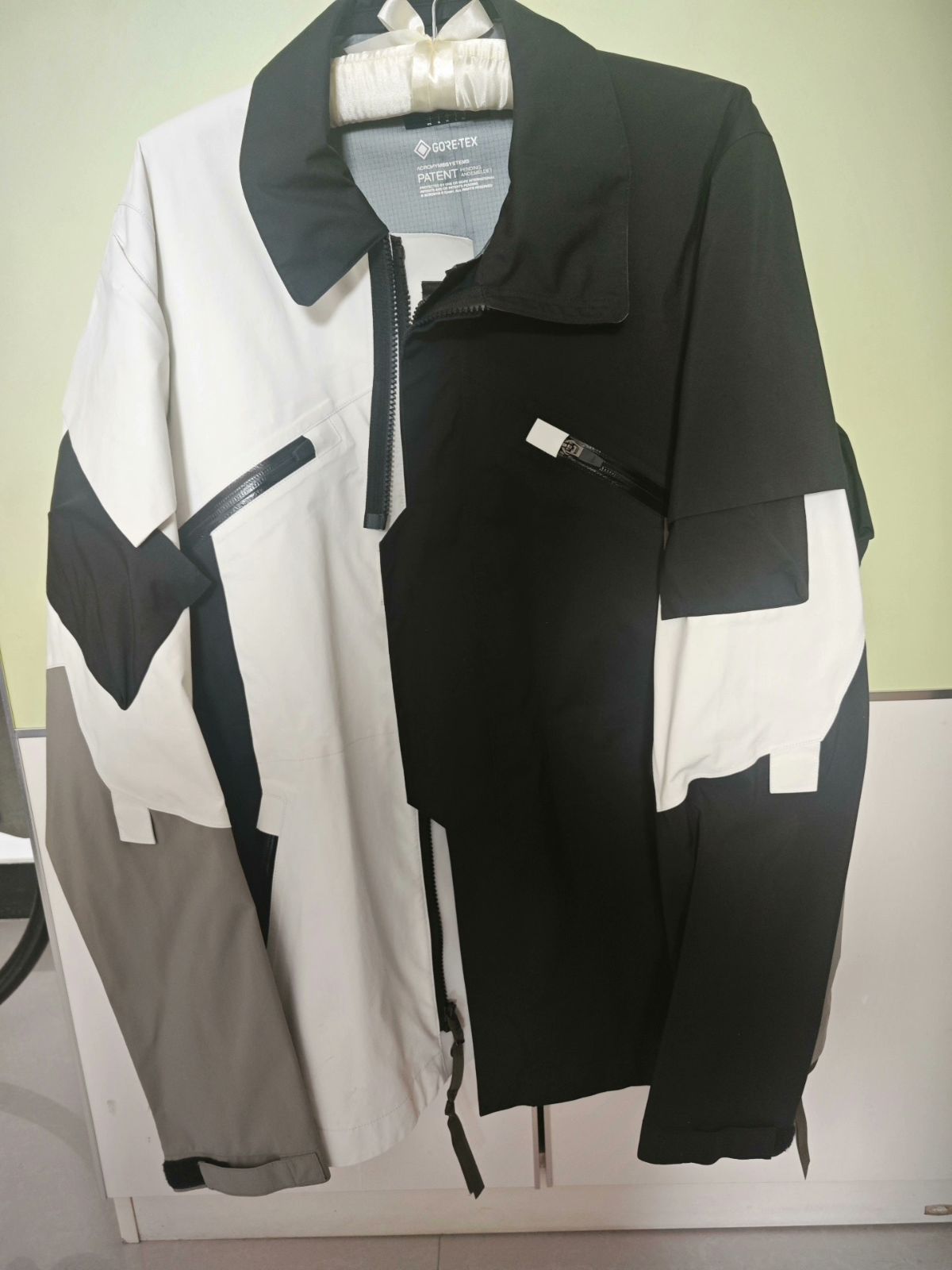 Acronym  FW2021 J1B-GT 3L Gore-Tex Pro MULTI BLACK