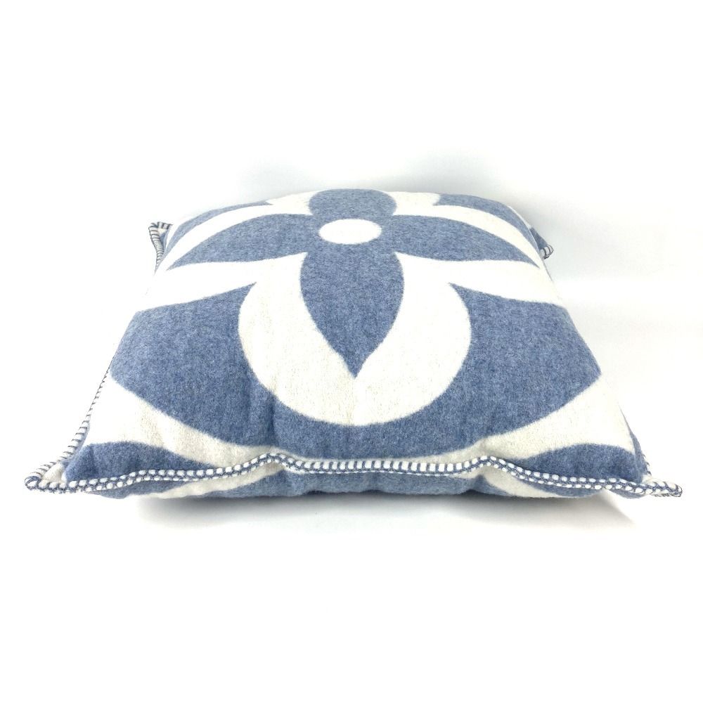 LOUIS VUITTON ルイヴィトン クッション クッション・LV メダリオン