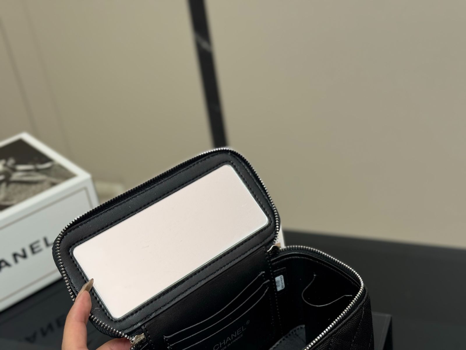今日特価】Chanel ボックスバッグ / 化粧ケース?最高の