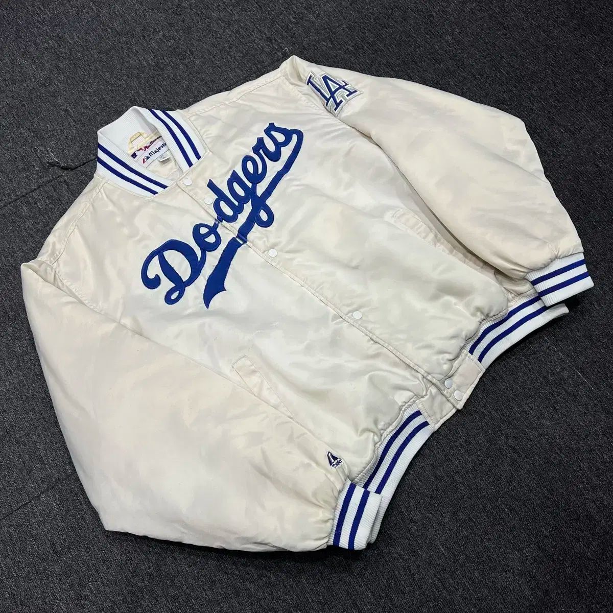 レア！Dodgers Majestic ジャケット スタジャン XXL レア！Dodgers