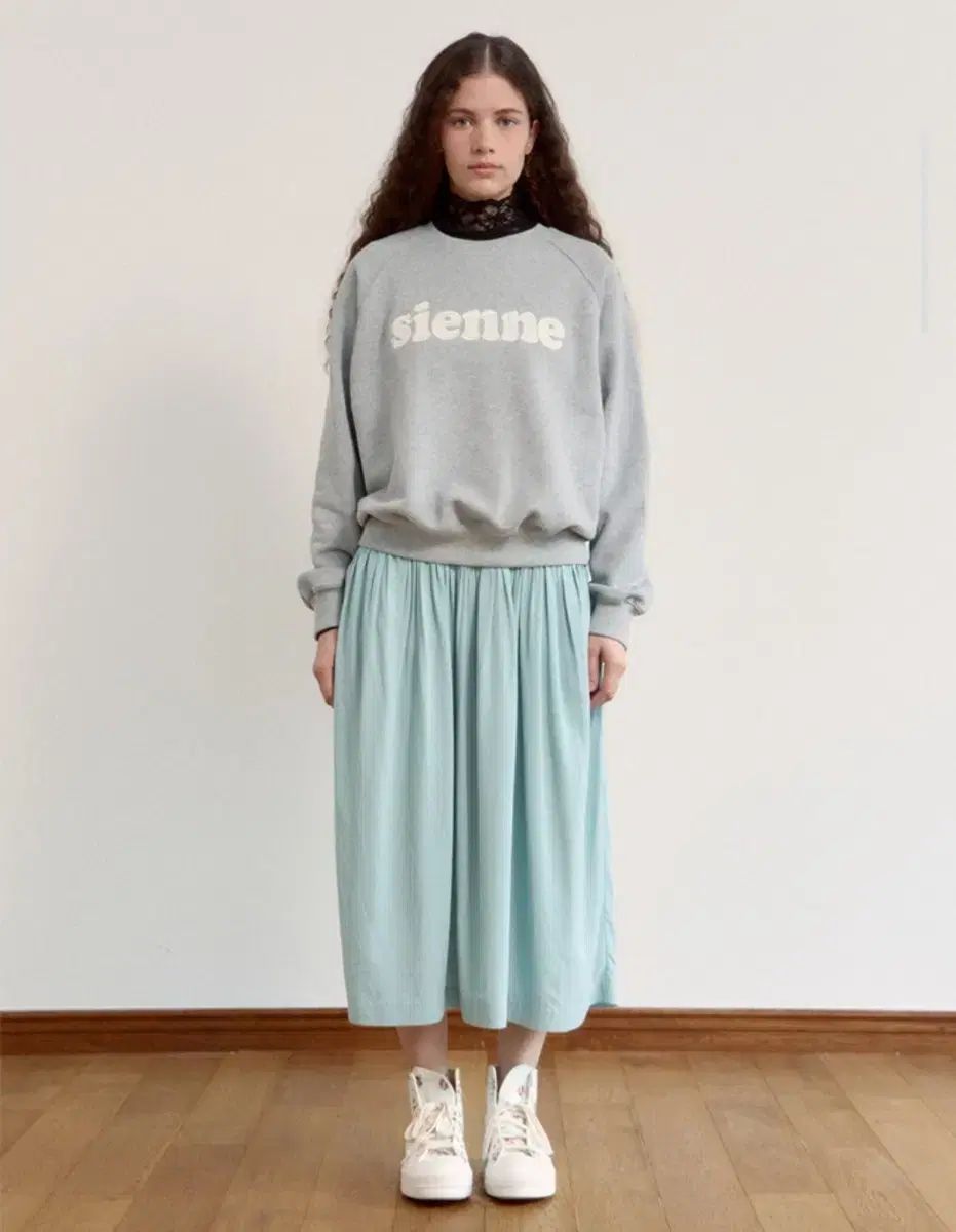 【新品タグ付き】sienne　シエンヌ スウェット　トレーナー　レース　韓国 Sienne(シエンヌ) スウェット・トレーナー(レディース) - 海外