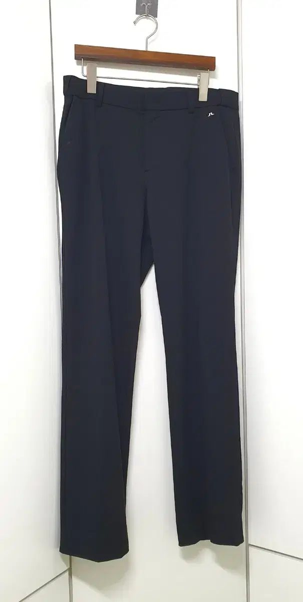 J Lindeberg メンズ ブラック ズボン 32インチ