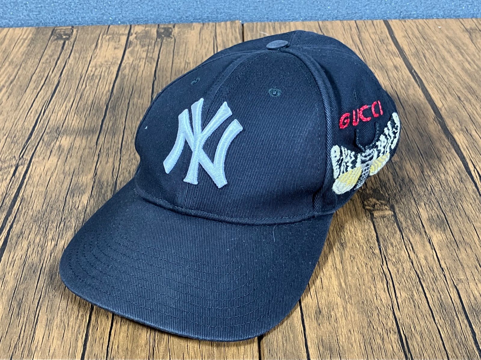 GUCCI】NEW ERA 蝶刺繍 ベースボール キャップ ニューエラ