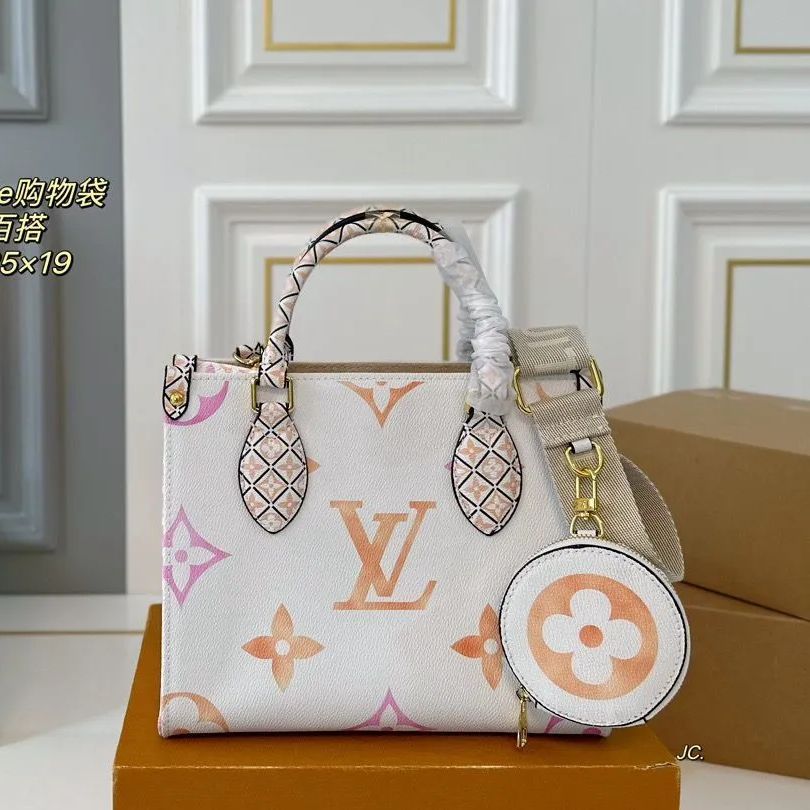 新品未使用 箱付 LOUIS VUITTON ノベルティトートバッグ 専用ページ - メルカリ