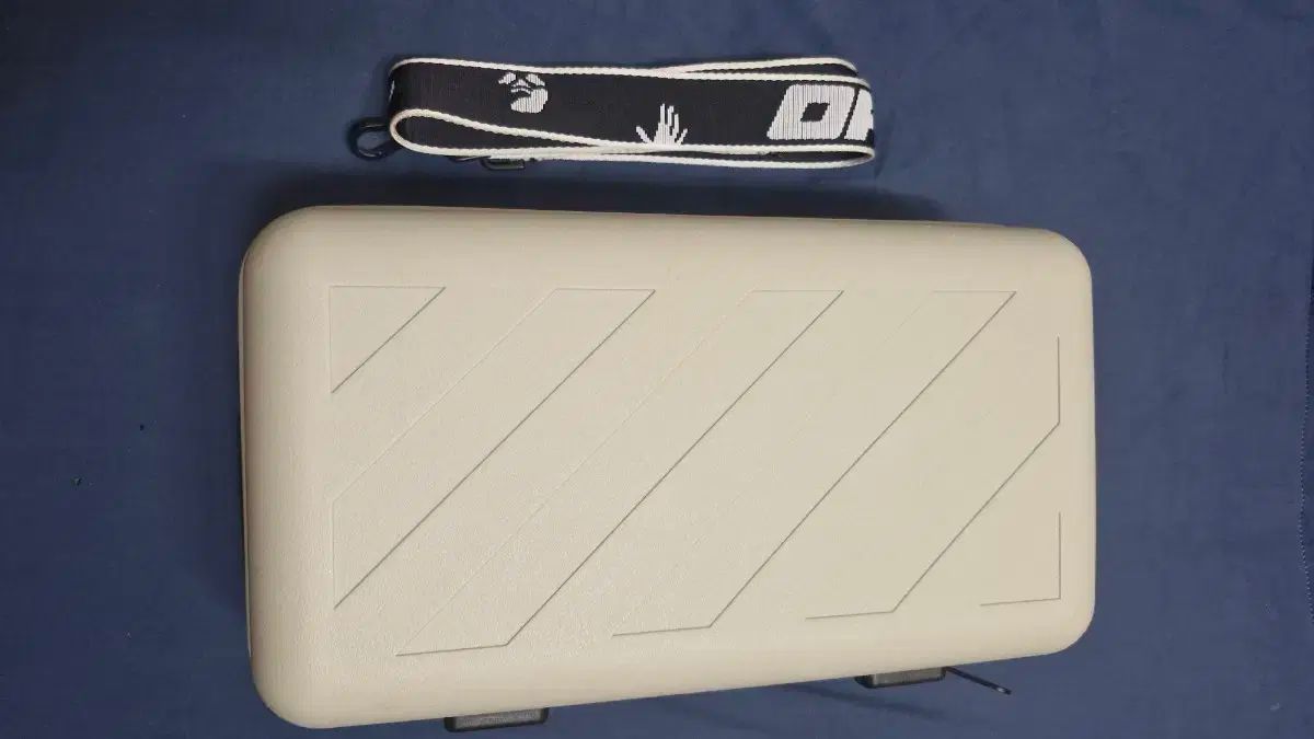 オフホワイト x AMOREPACIFIC アモーレパシフィック 保護 ボックス 化粧品 ティック除く