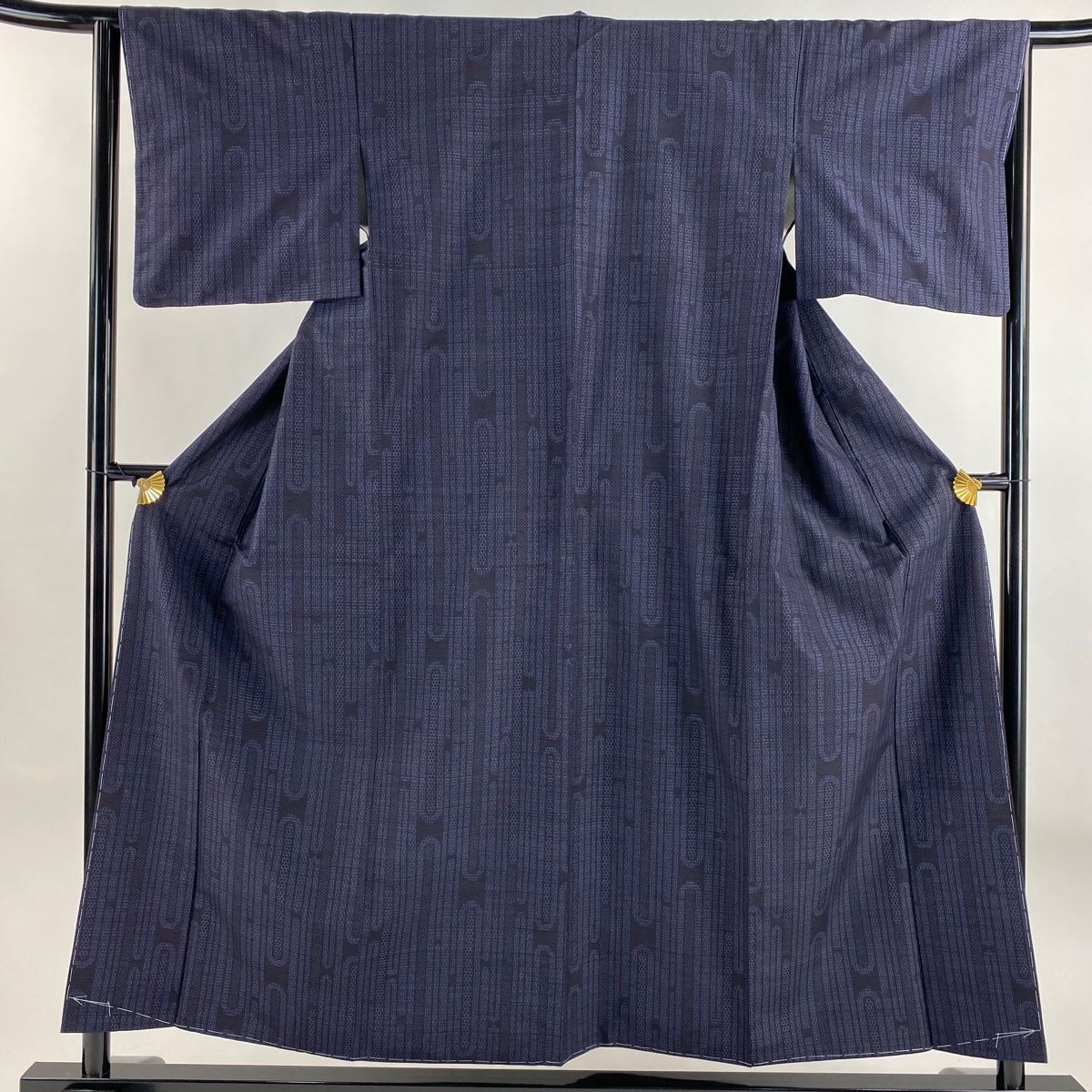 結城紬 身丈156cm 裄丈64cm M 袷 証紙 亀甲絣 幾何学 濃紺 正絹 秀品