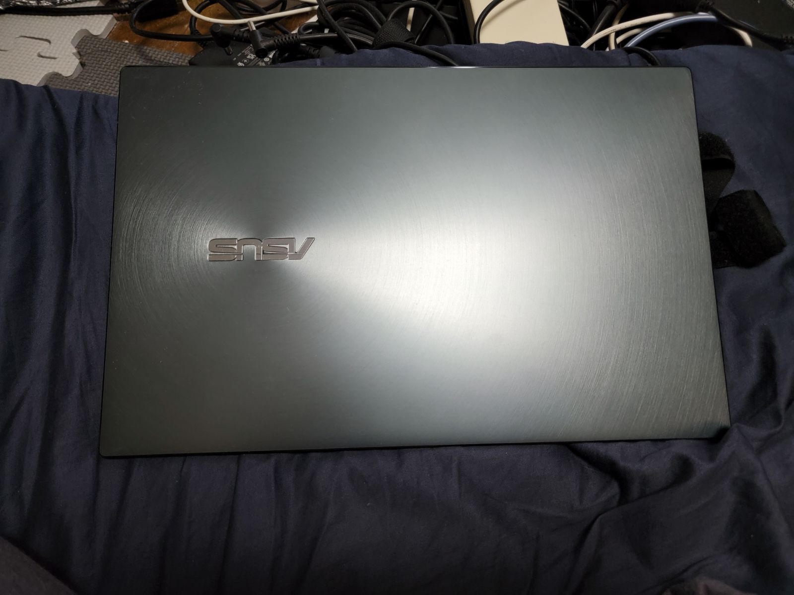 7のAsus 軽量ノートパソコン