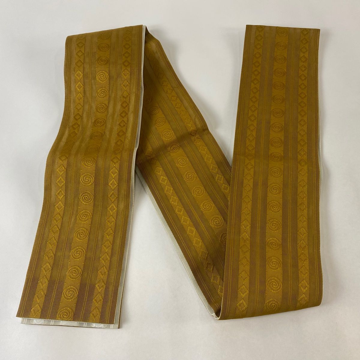 豊富なギフト 幾何学 縞 名品 美品 半幅帯 山吹茶色 中古 正絹