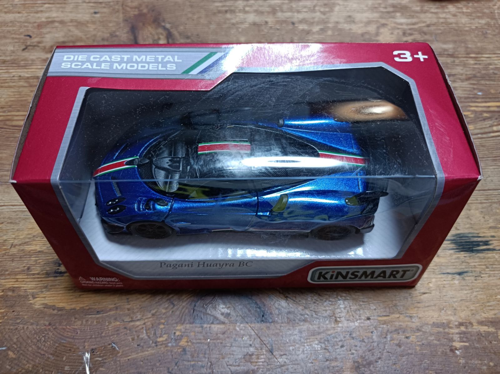 【KINSMART】 パガーニ ウアイラ BC モデルカー 1/38 ブルー