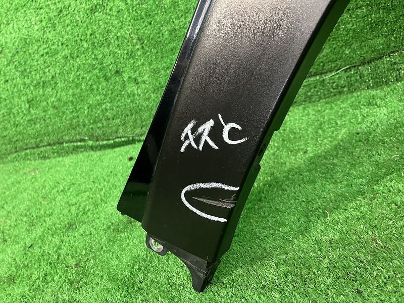 右フロントフェンダー