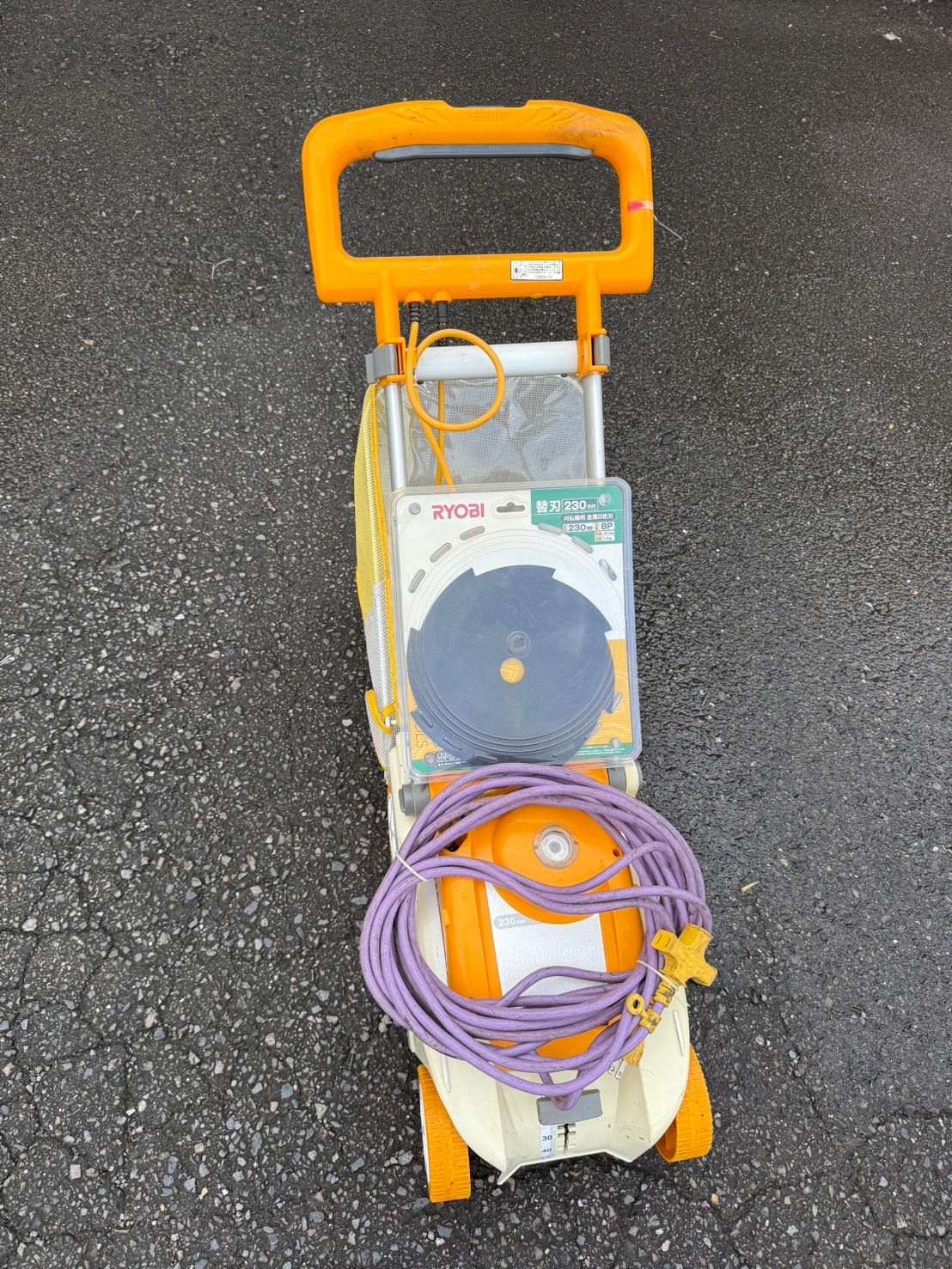 替刃2枚付 RYOBI 芝刈機 LMR-2300 Amazon.co.jp: リョービ 電動芝刈機 LMR-2300＋替刃＋延長コード