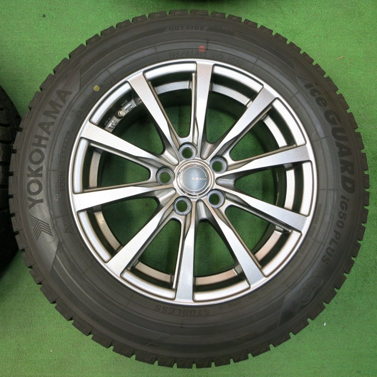 最終値下げ!スタッドレスタイヤ(ホイル付き)195/65R15