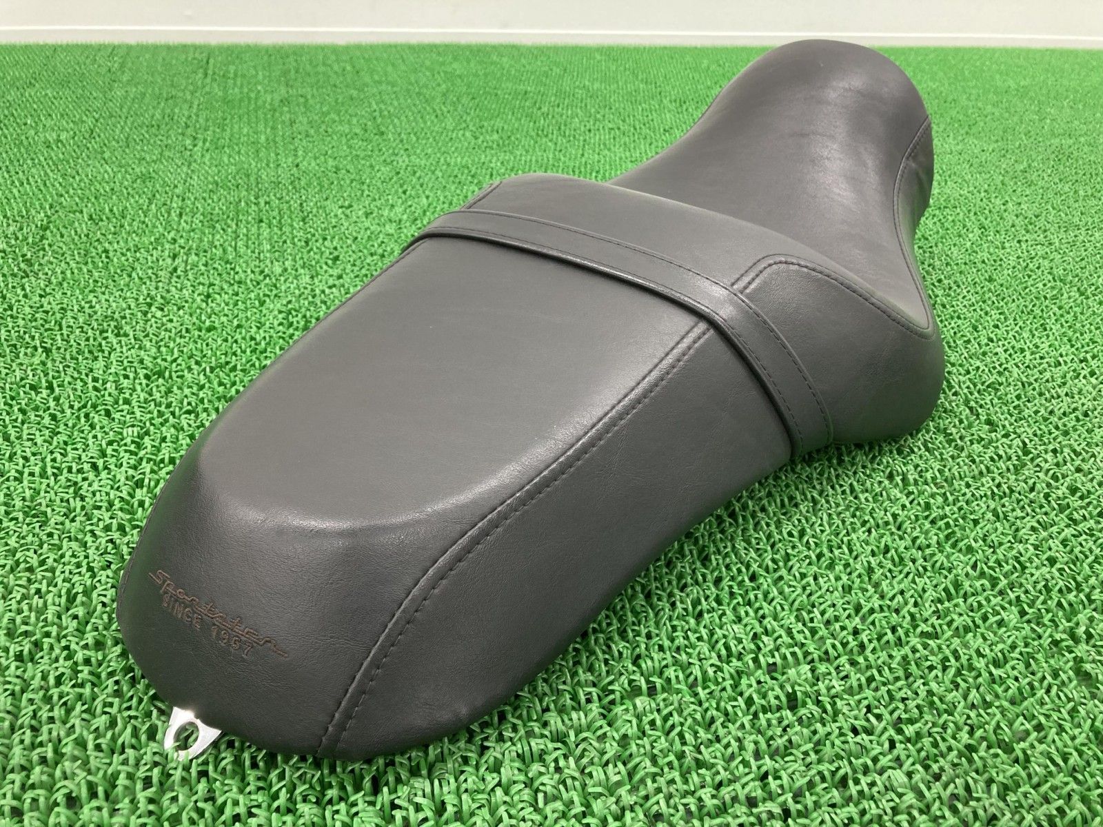 XL50 シート ハーレー 純正 バイク 部品 スポーツスター50周年