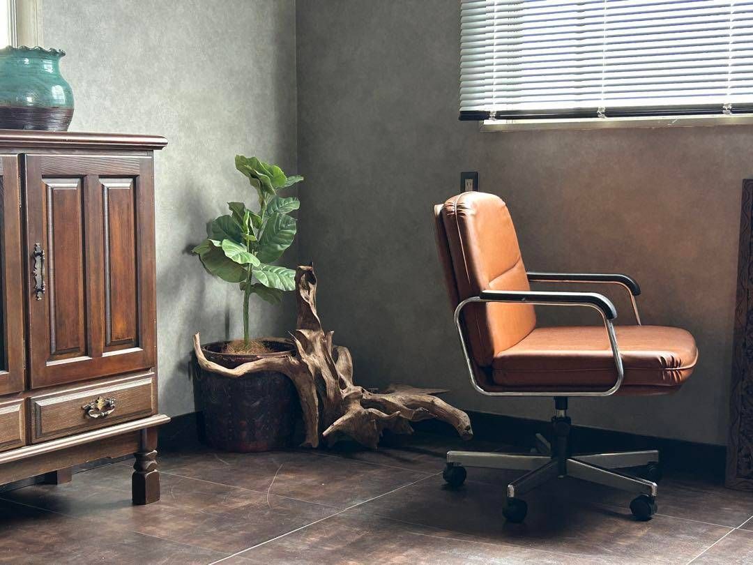 PLUS スイス製　デスクチェア　レトロ　アームチェア　ミッドセンチュリー IH PLUS スイス製 デスクチェア レトロ アームチェア ミッド