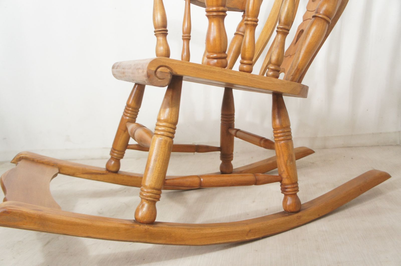 マホガニー無垢材 ロッキングチェア