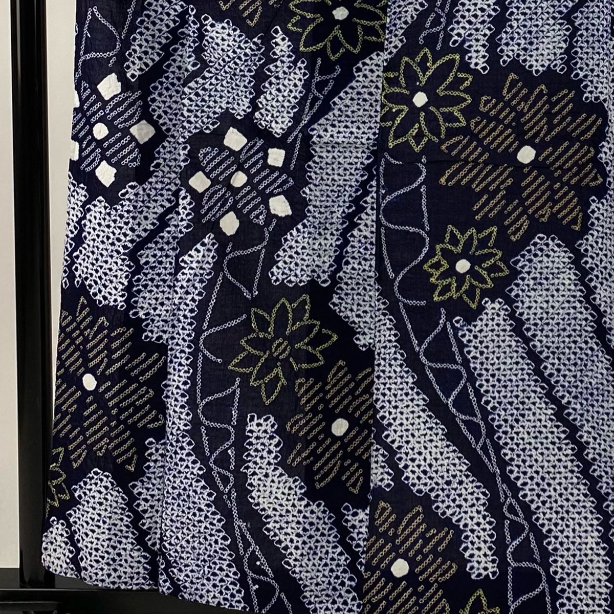 浴衣 身丈160cm 裄丈66.5cm M 絞り浴衣 花 絞り 紺色 綿 美品 名品  