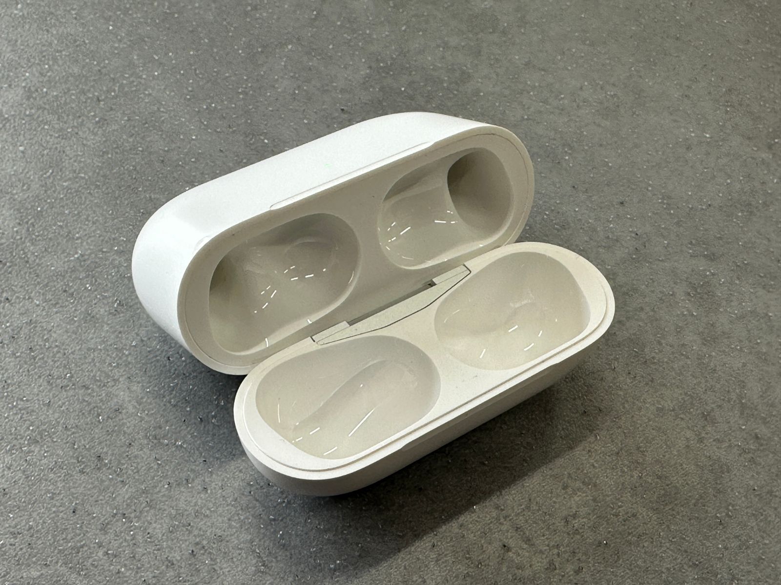 美品】Apple AirPods pro 第1世代 欠品無しMLWK3J/A Apple AirPods Pro