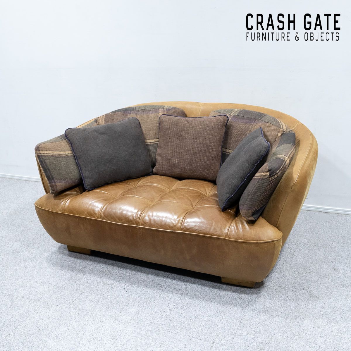 中古品】CRASH GATE クラッシュゲート OPIUM オピアム 2人掛け ソファ レザー キャメル 定価15万 - メルカリ