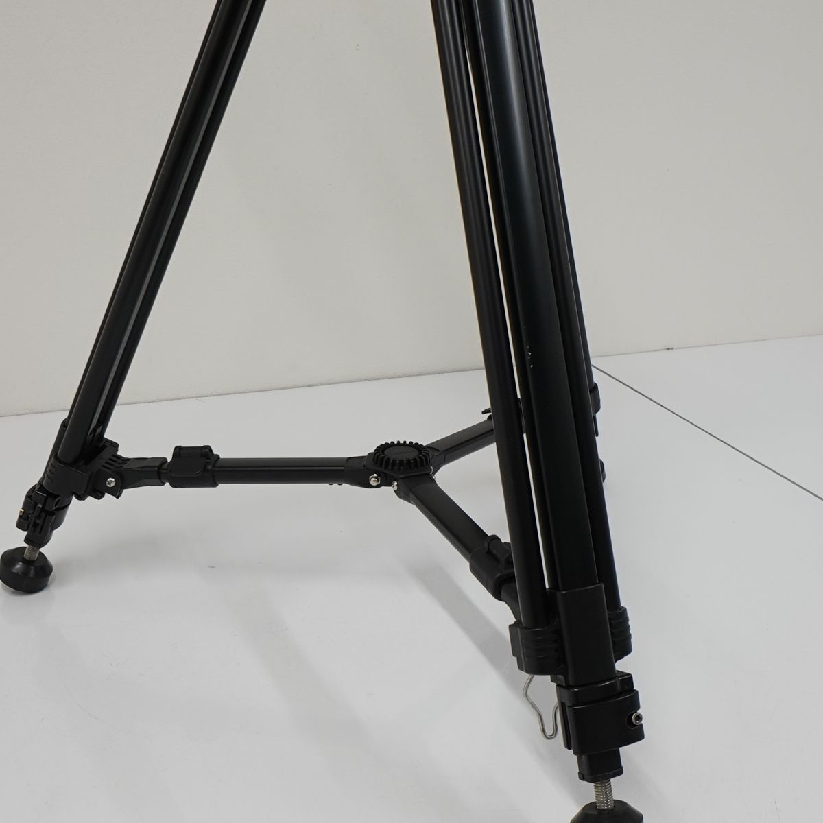 SLIK DAIWA VT-828 ビデオ三脚 USED美品 3段 ボールレベラー装備 動画撮影 完動品 中古 CE2291 SLIK DAIWA VT-828 ビデオ三脚 USED美品 3段 ボールレベラー装備