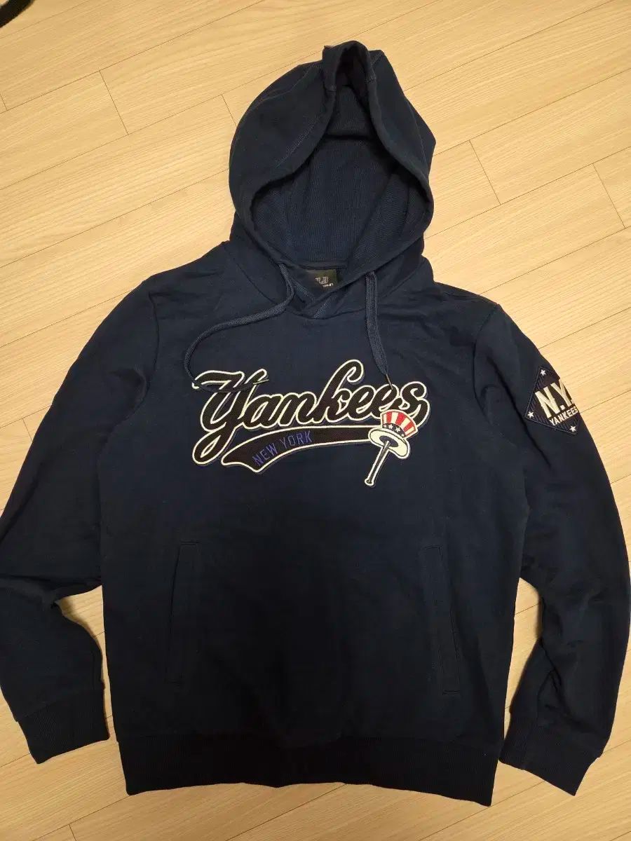 値下げ中！MLB KOREAニューヨーク・ヤンキース フード付きワンピース MJ・MLB（MJ・MLB）（メンズ）クルーネックスウェット