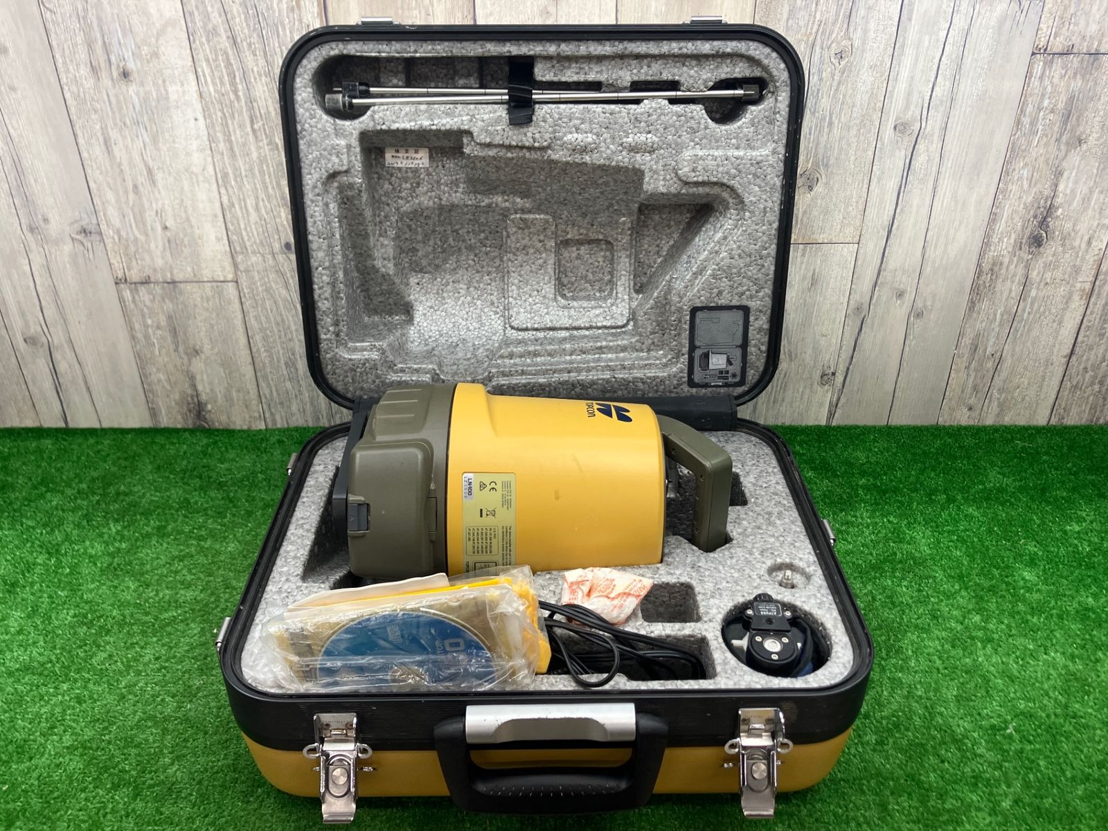 送料含む 品 TOPCON LN-100W レイアウトナビゲーター 杭ナビ 測量機 Wi-Fi接続 済み バッテリー無し アクトツール富山店 SC
