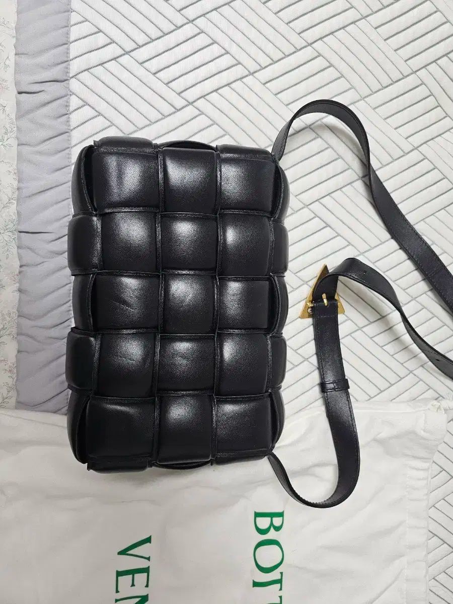 Bottega Veneta ボッテガヴェネタ パデッド カーフレザー 金具 ブラック WWW_USTAUSTRALIA_COM_AU