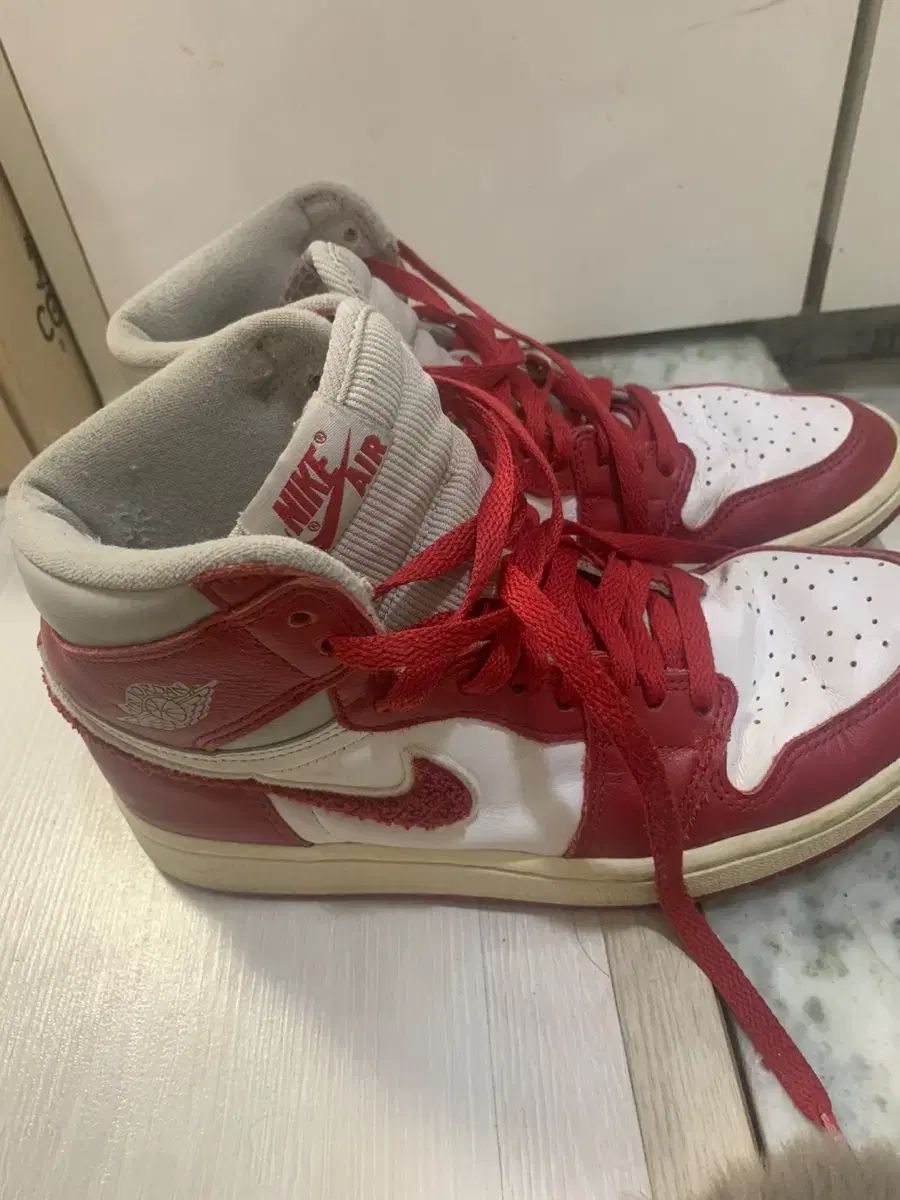 NIKE ナイキ エア ジョーダン 1 ハイ レッド|ホワイト