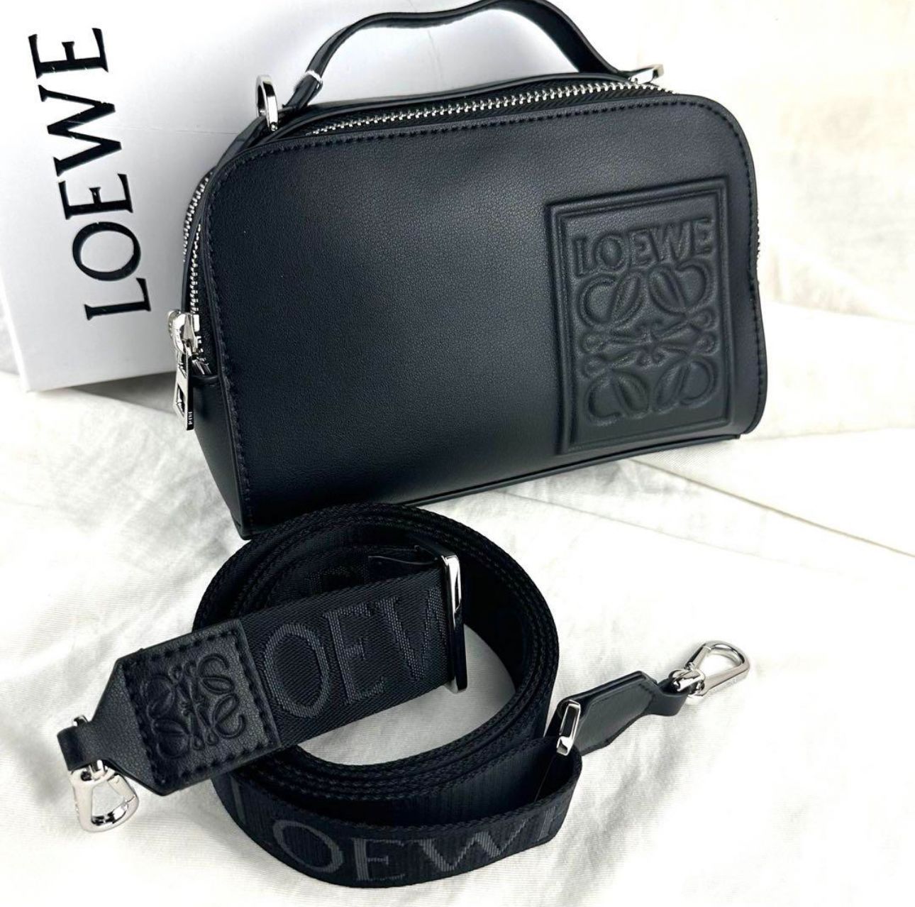 ロエベ LOEWE ショルダーバッグ ハンドバッグ カメラクロスボディバッグ