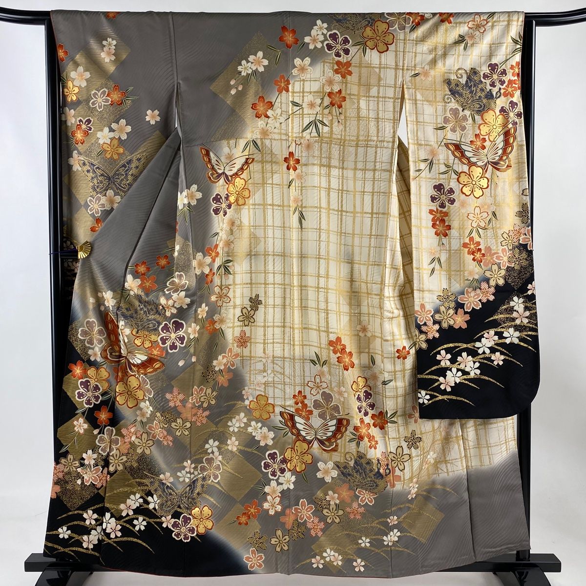【日本限定モデル】 身丈159cm 振袖 裄丈64cm 美品 正絹 灰色 金彩 金糸 桜 蝶 袷 M 着物・浴衣