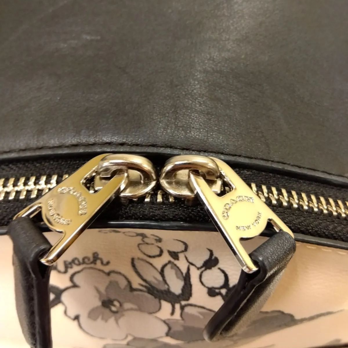 M20 コーチ coach COACH 花柄リュック フラワーリュック オフホワイト 
