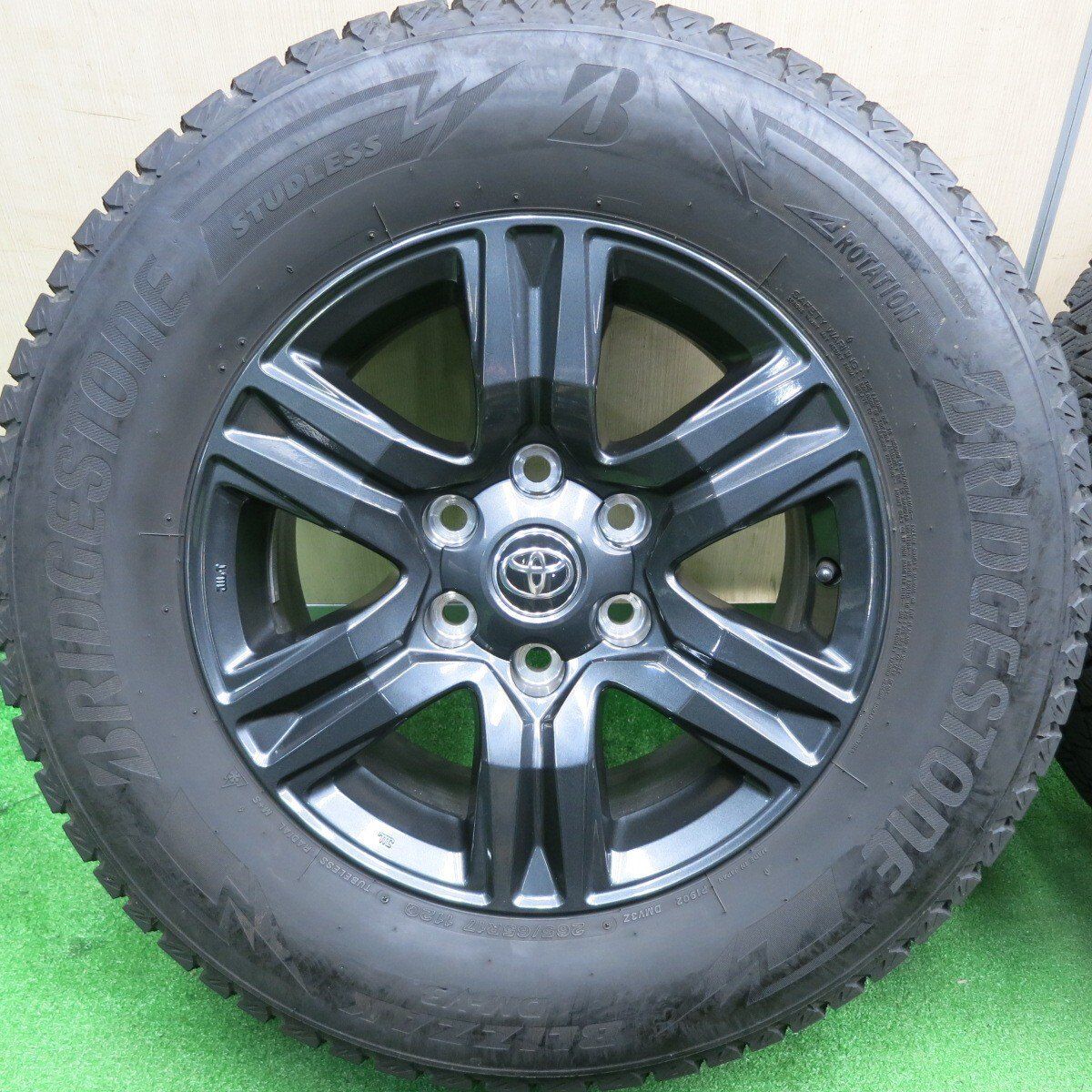 シオバリ溝 RAV4純正19インチアルミ×ブリザックDM-V3スタッドレス バリ溝 RAV4純正19インチアルミ×ブリザックDM-V3スタッドレス4