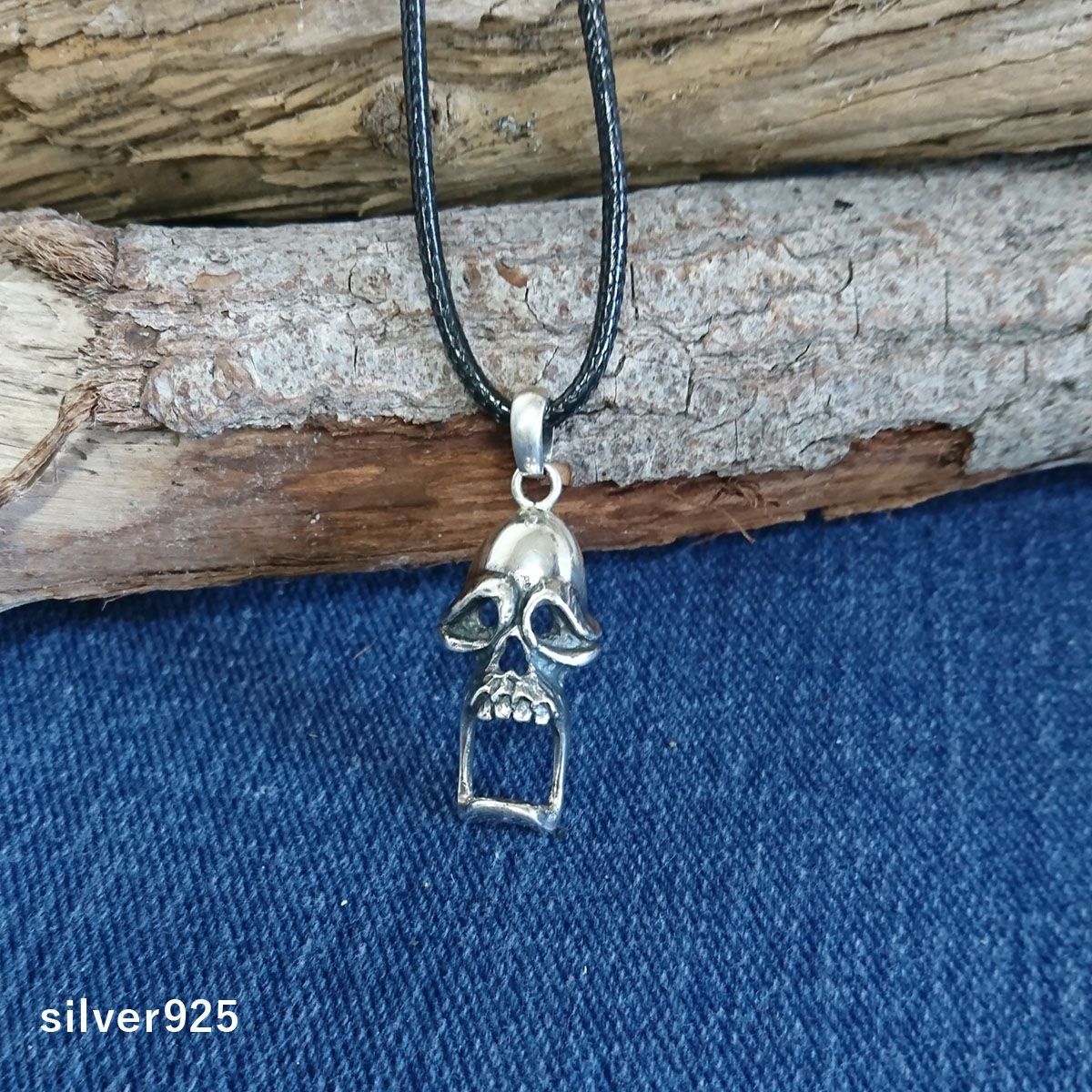 シルバー925 革ヒモあり シルバーアクセサリー チャーム ドクロ 