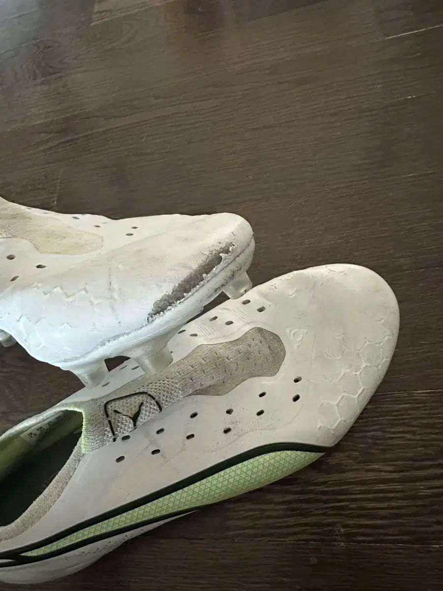 サッカーシューズ 270