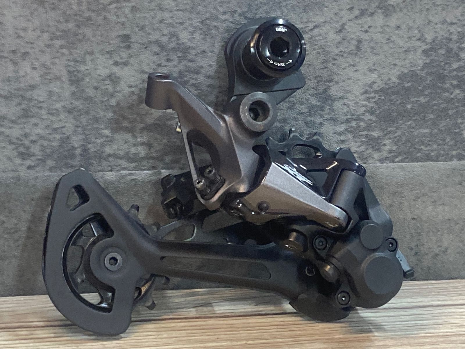 JK834 シマノ SHIMANO DEORE XT RD-M8100 リアディレイラー 12S