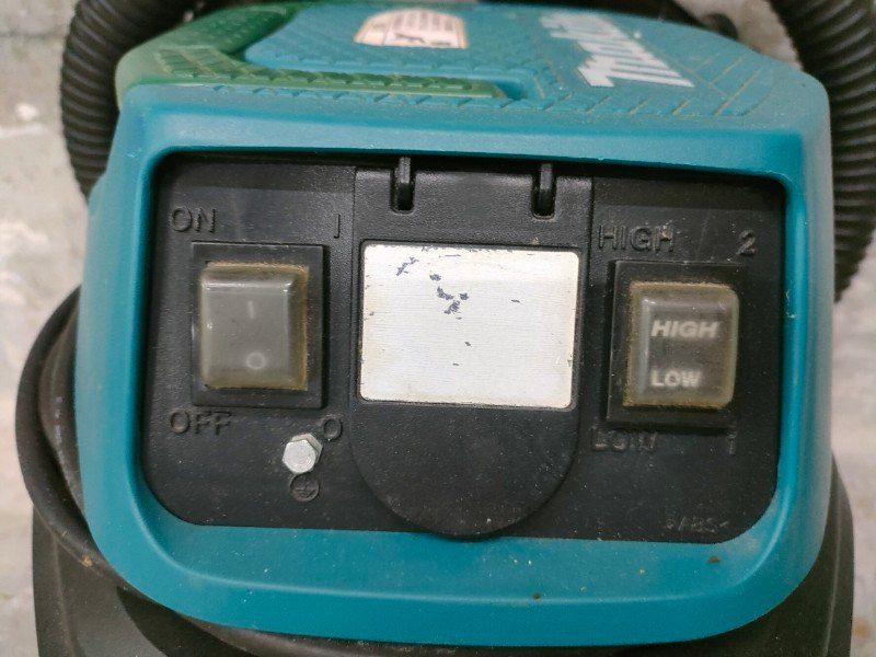 ◎マキタ 集じん機 乾湿両用 8L 483 P 内部オーバーホール済み 動作 済み