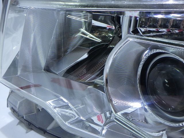 ヴォクシー 70 左 ヘッドライト バルブ バラスト付き 美品 ヴォクシー 70 hidの通販